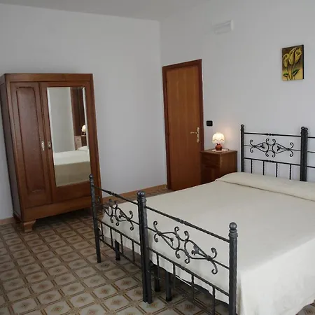 Bed and Breakfast La Porta Del Cilento