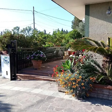 La Porta Del Cilento Bed and Breakfast 3*