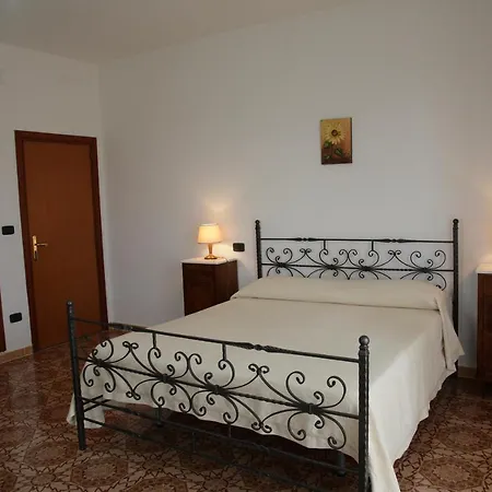 La Porta Del Cilento Bed & Breakfast *