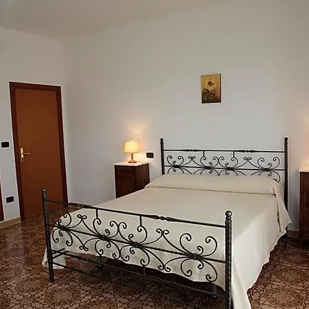 Bed & Breakfast La Porta Del Cilento 3*